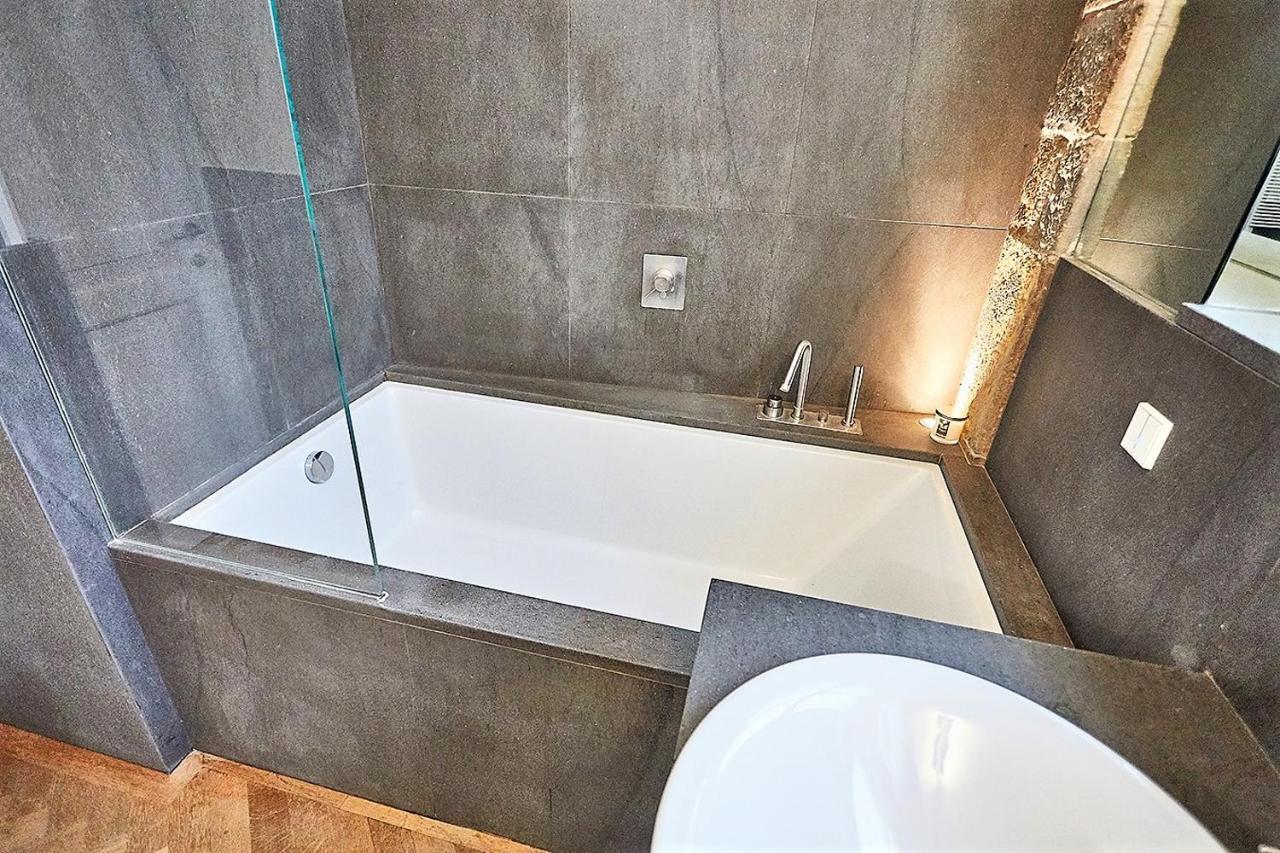 Astra-modern Loft Cathedral View Apartment *
