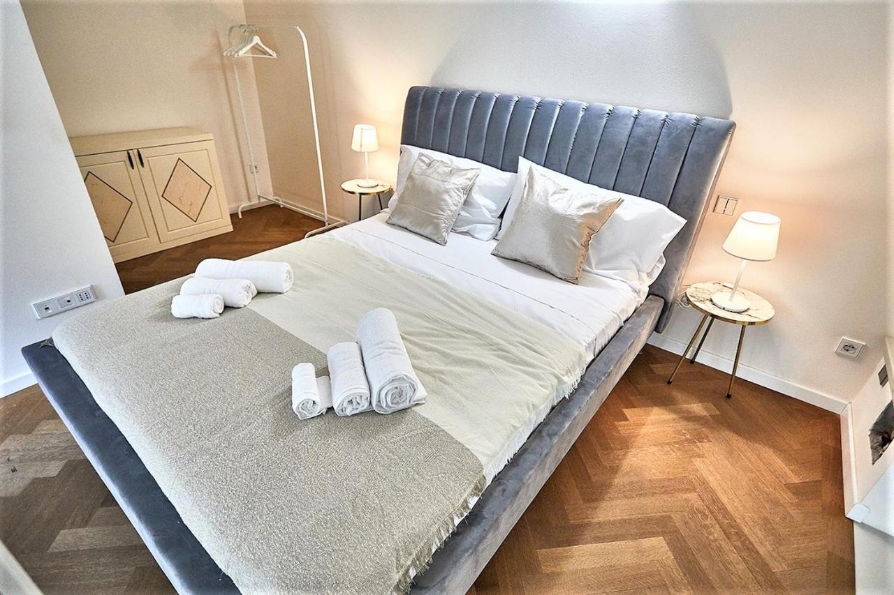 Astra-modern Loft Cathedral View *
